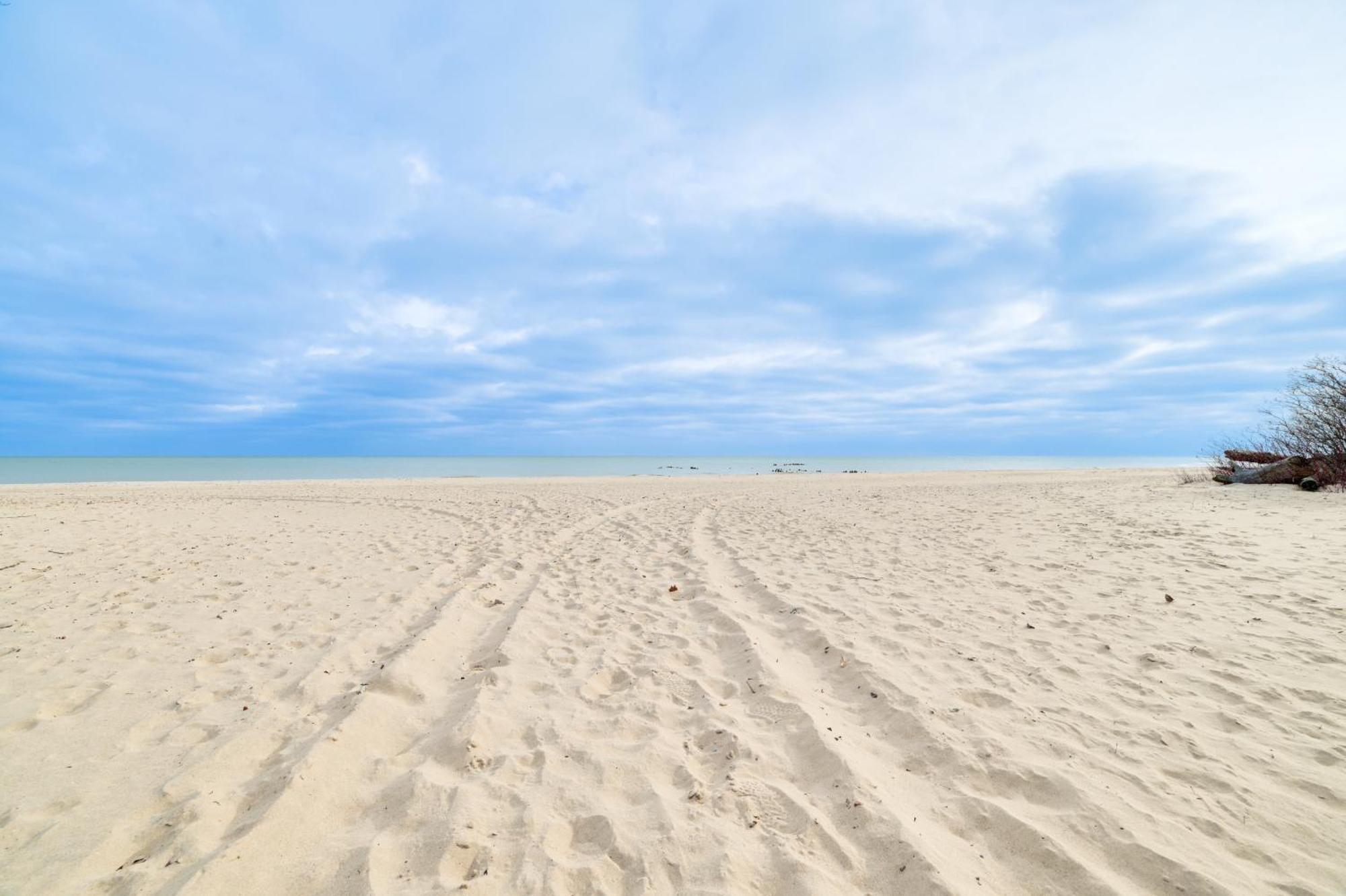 Scenic Evans Hideaway Steps To Lake Huron! Oscoda المظهر الخارجي الصورة