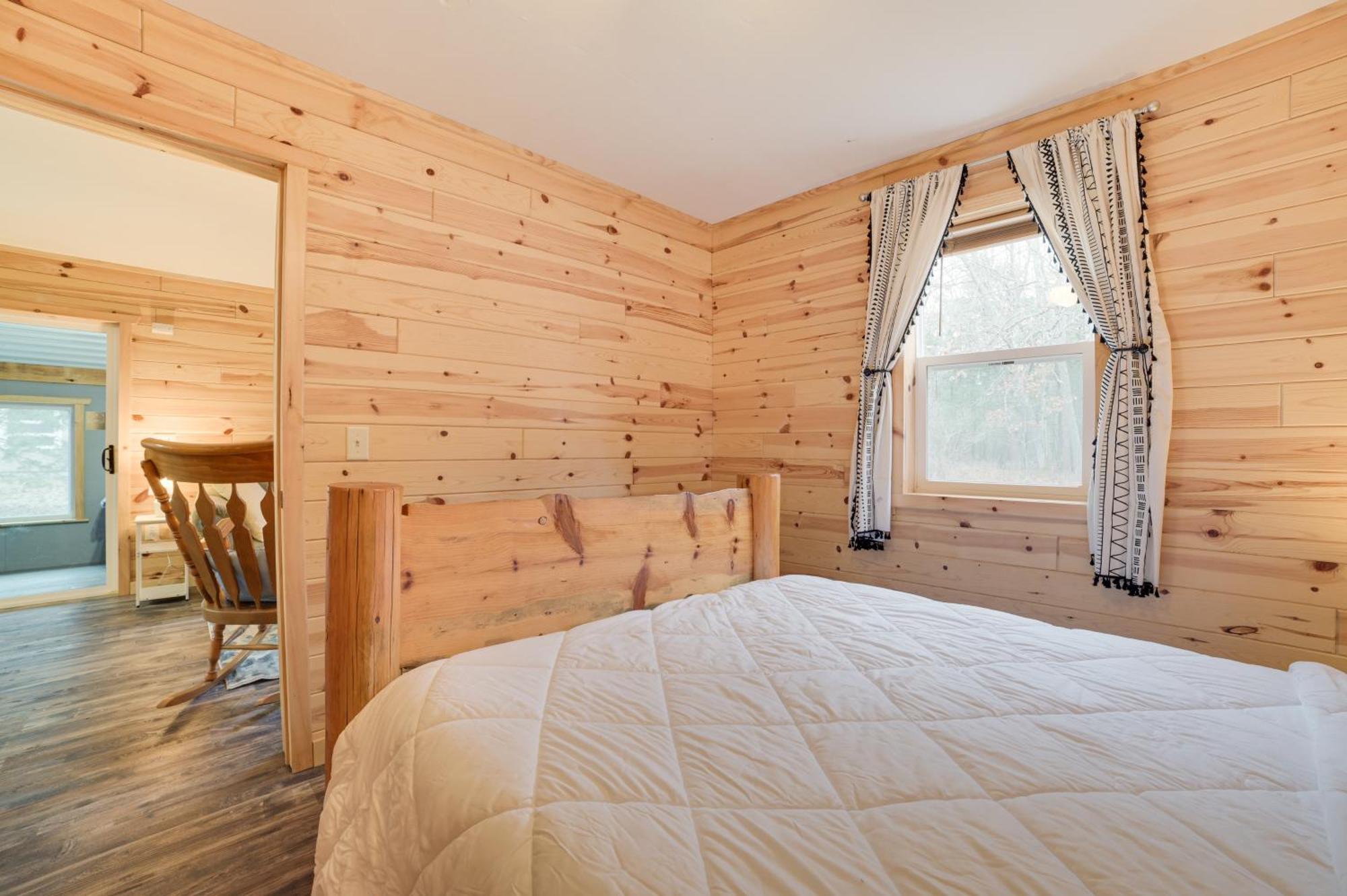 Scenic Evans Hideaway Steps To Lake Huron! Oscoda المظهر الخارجي الصورة