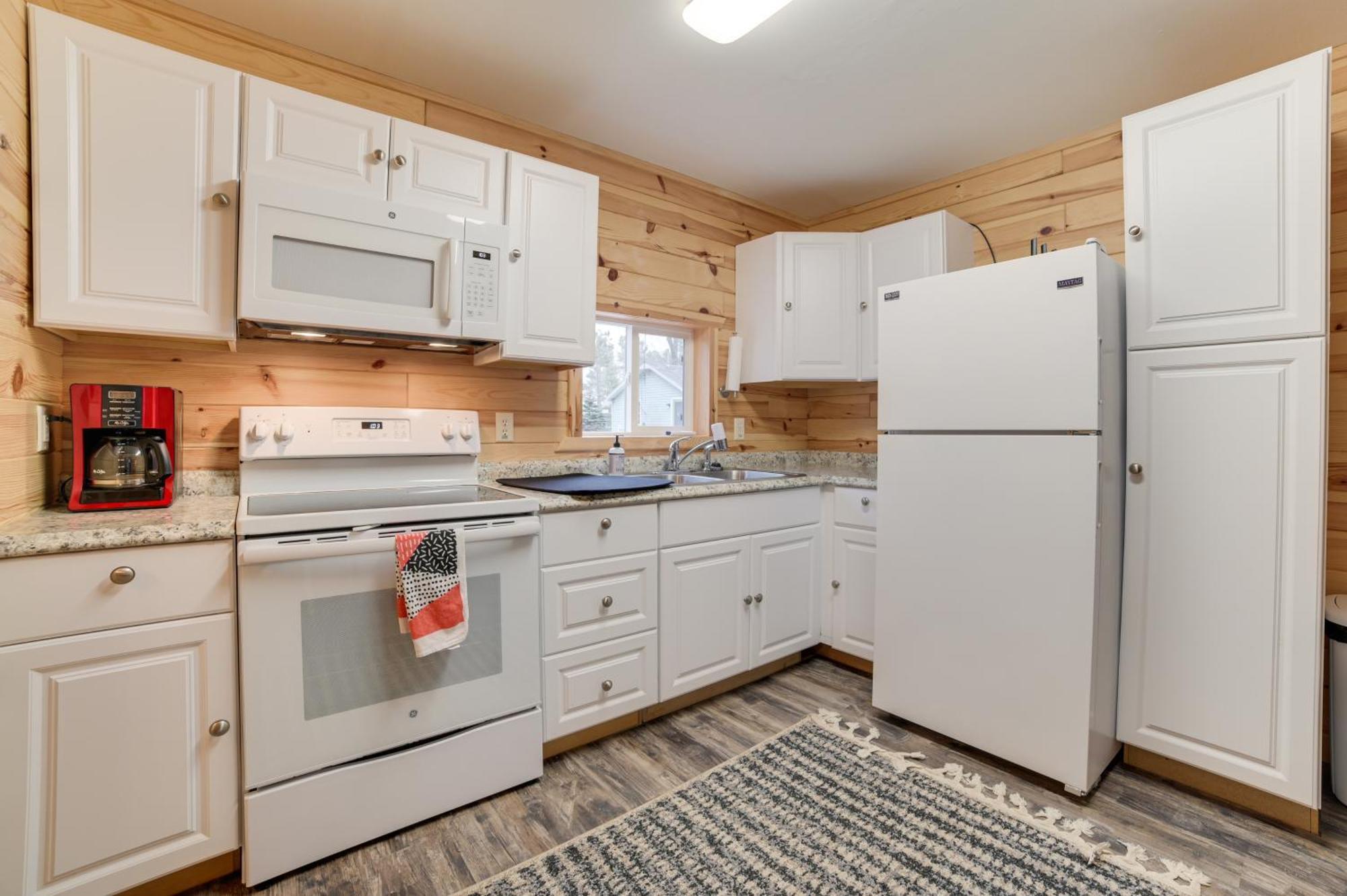 Scenic Evans Hideaway Steps To Lake Huron! Oscoda المظهر الخارجي الصورة