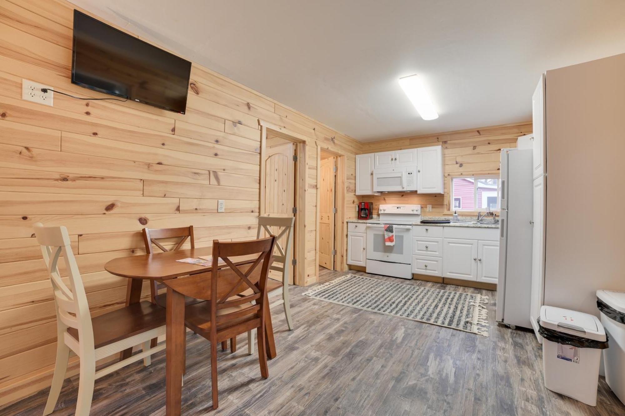 Scenic Evans Hideaway Steps To Lake Huron! Oscoda المظهر الخارجي الصورة