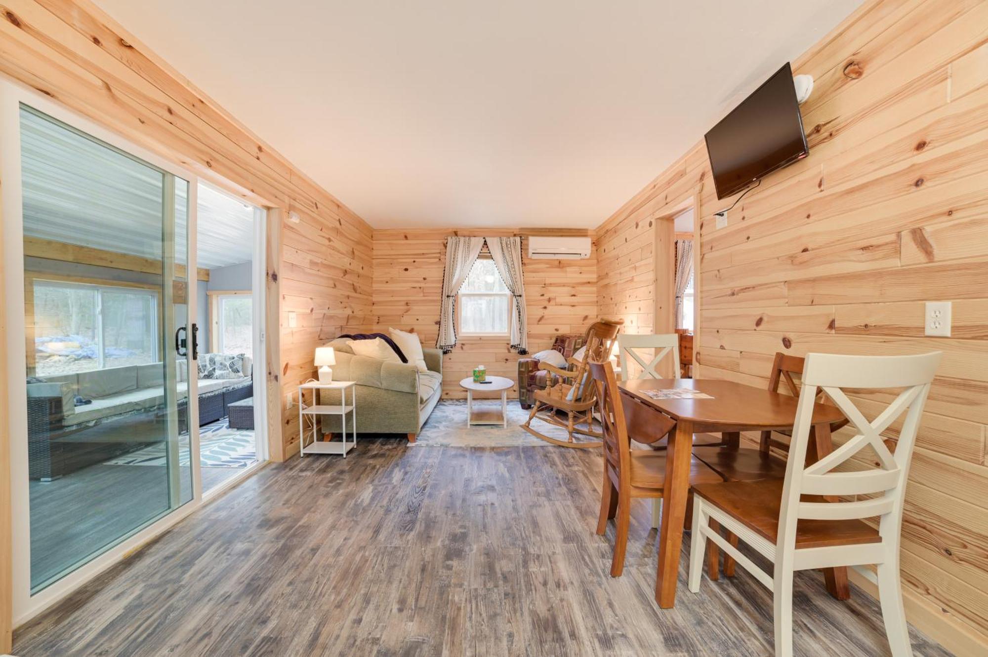 Scenic Evans Hideaway Steps To Lake Huron! Oscoda المظهر الخارجي الصورة