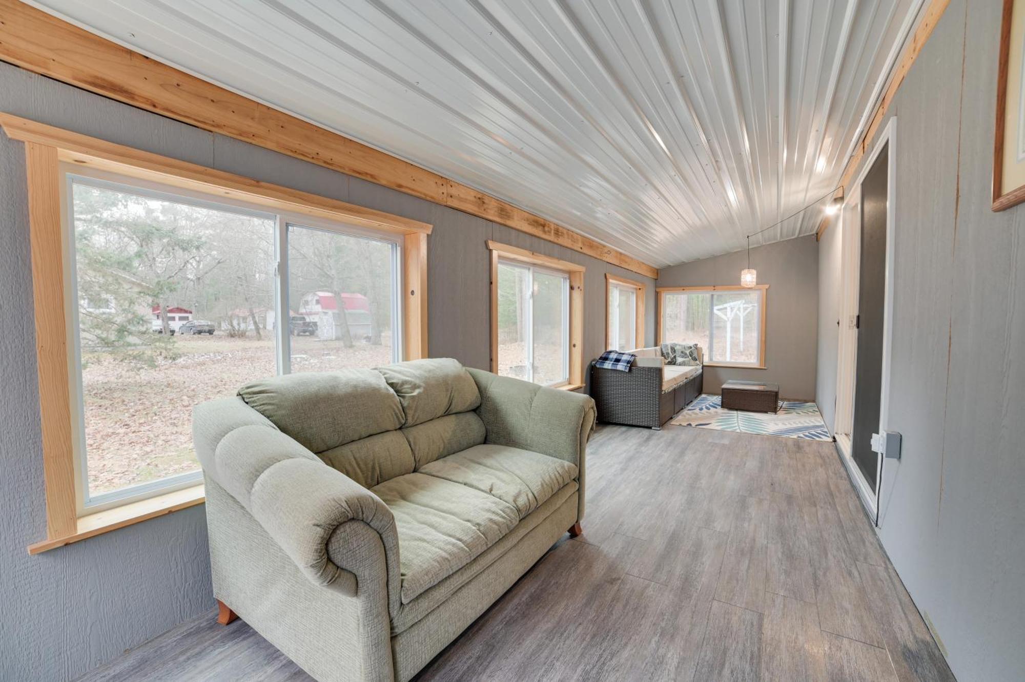 Scenic Evans Hideaway Steps To Lake Huron! Oscoda المظهر الخارجي الصورة