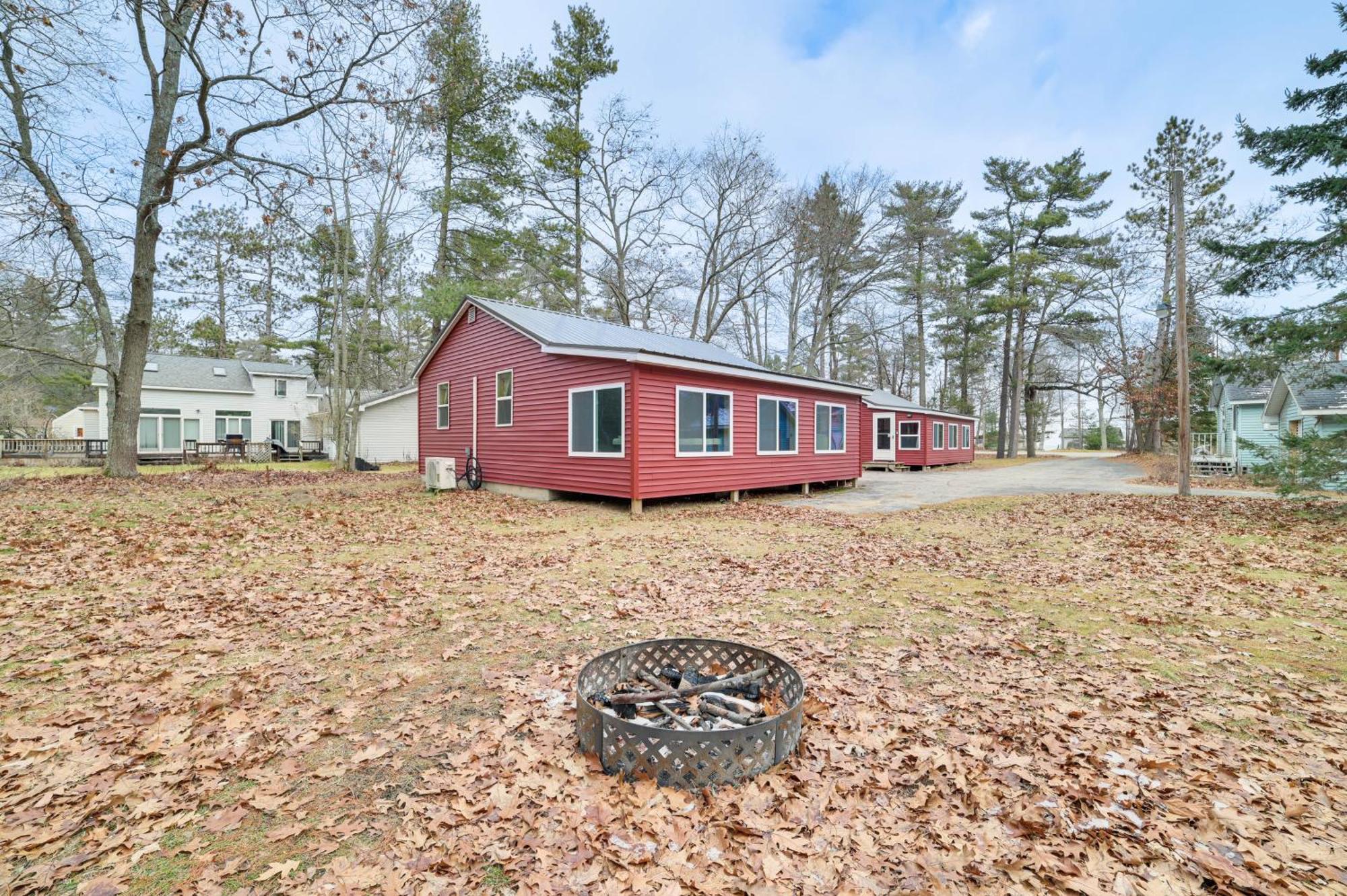 Scenic Evans Hideaway Steps To Lake Huron! Oscoda المظهر الخارجي الصورة